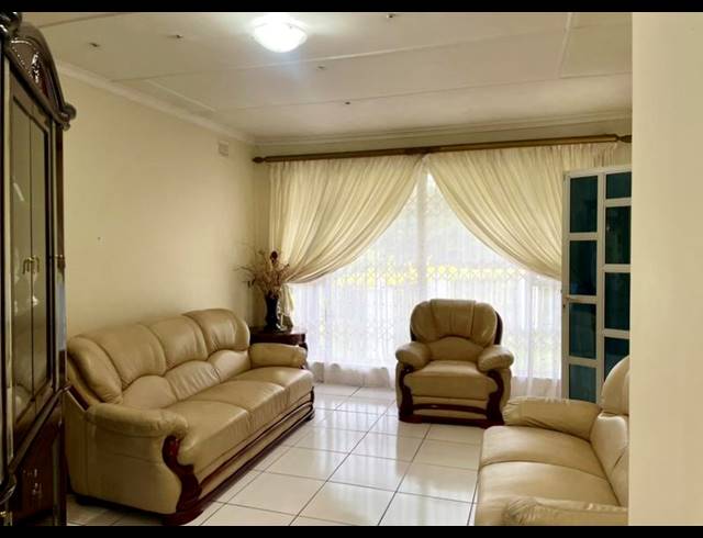 3 BEDROOM HOUSE FOR SALE IN ATHOLL HEIGHTS